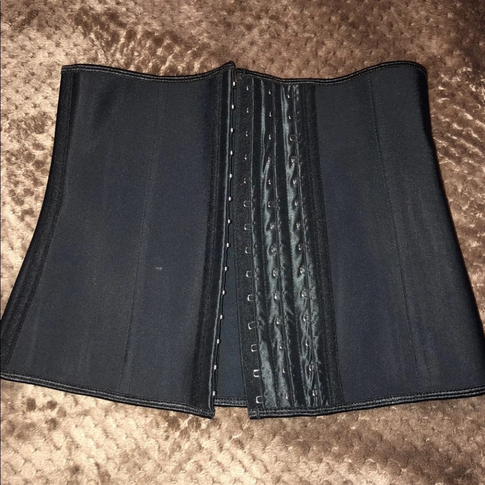 Waist trainer